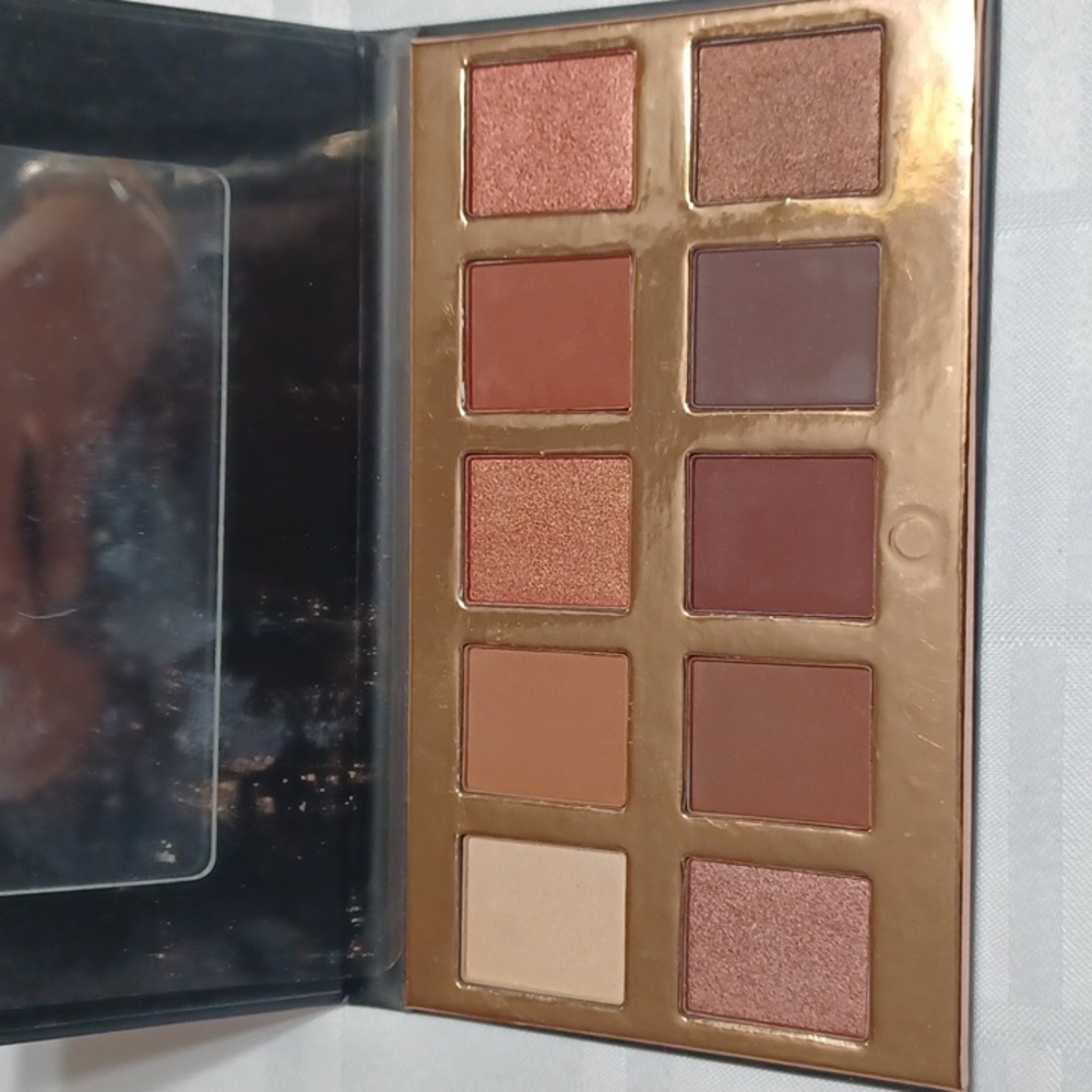 CROWN PRO 10 Color Fuego Collection NEW Warm Tones Eyeshadow Palette RV
